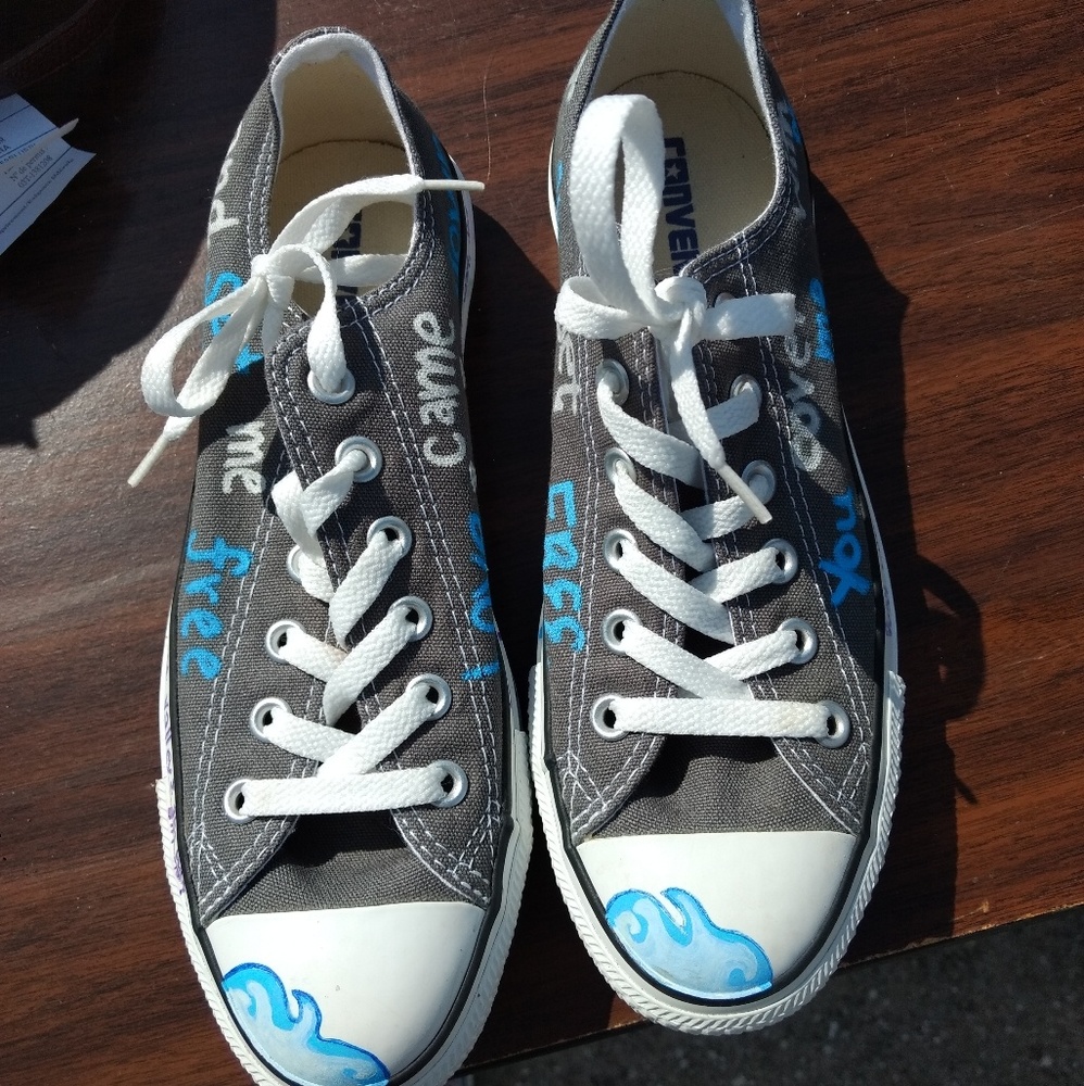 Custom painted Converse